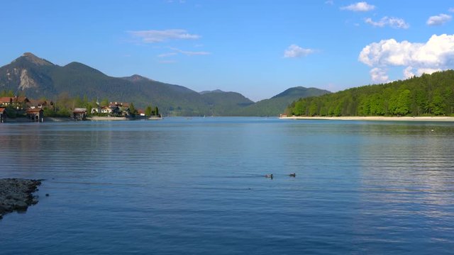 Walchensee mit den Bergen Herzogstand, Kesselberg und Jochberg