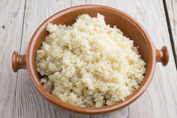  cooked quinoa in a bowl