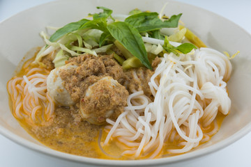 Rice vermicelli with curry and vegetable.