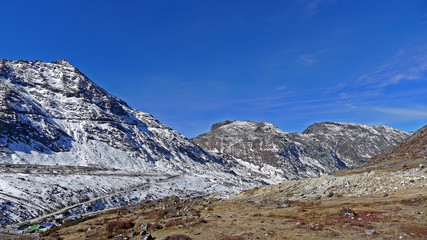 Obraz premium Snow Capped Mountains at Sela Pass, Arunachal Pradesh, India