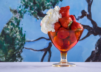 A beautiful dessert of stawberries