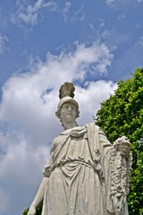 Naklejka premium Statue im Schlosspark Schönbrunn