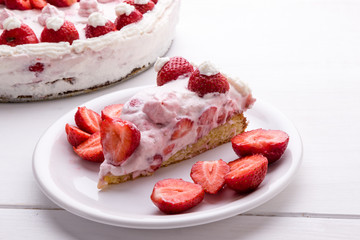 strawberry cream cake
