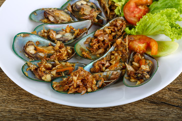 Mussels with garlic