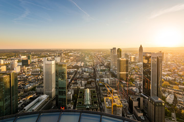 Fototapeta na wymiar Sonnenuntergang in Frankfurt am Main, Deutschland