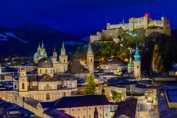 Obraz premium Salzburg nocą