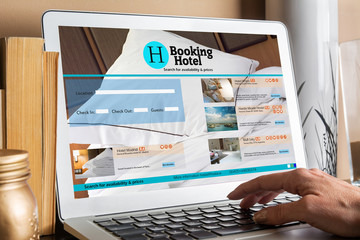 Devices with responsive booking room website