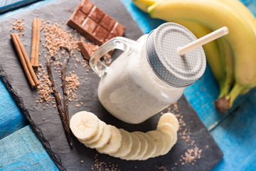 banana smoothies with milk