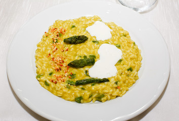 risotto with asparagus and hazelnuts