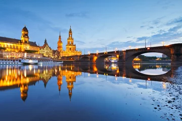 Blick auf die Altstadt von Dresden über die Elbe, Deutschland. © milangonda