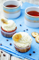 chocolate chips banana cupcakes