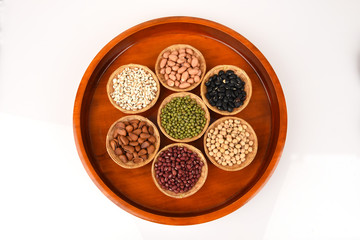 Job's tears, Soy beans, Red beans, black beans, Peanut, pine nut, Almond and green beans with the health benefits of whole grains.