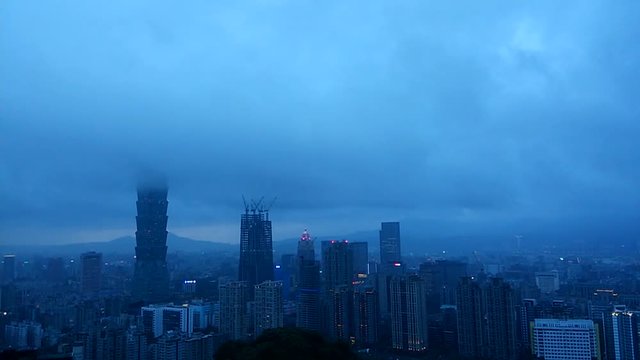Time-lapse video of Taipei skyline at blue hour