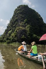 Fototapeta premium Towards Hang Ca Cave