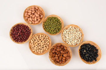 Job's tears, Soy beans, Red beans, black beans, Peanut, pine nut, Almond and green beans with the health benefits of whole grains