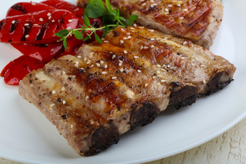 Grilled pork ribs