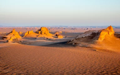 Sierkussen Zandkastelen in Kaluts, Iran © mikasek