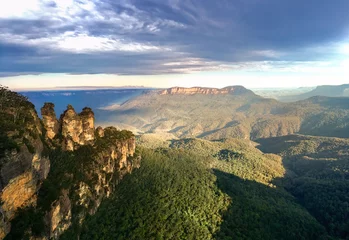Papier Peint photo Trois sœurs Three Sisters, Blue Mountains in a windy Winter afternoon