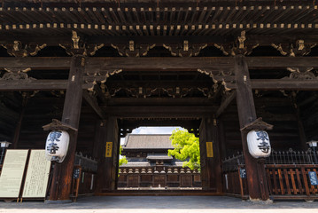京都　世界遺産　東寺　南大門と金堂