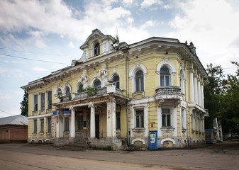 Fototapeta na wymiar Former mansion of merchant Nevorotin on Big street in Bezhetsk. Russia