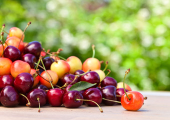  sweet cherries