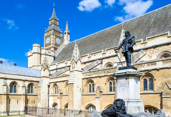 Fototapeta premium London, the Cromwell statue in front of the Westminster palace seat of Parliament