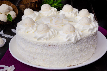 Vanilla layer cake with coconut