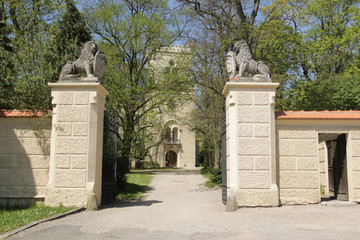 Fototapeta na wymiar Main entrance of Chyse Castle