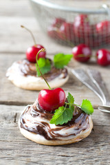 Cherry meringues