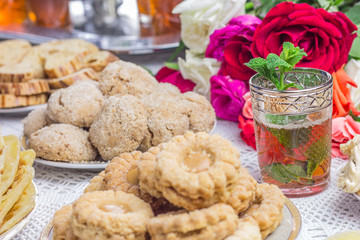 Moroccan tea glasses and biscuit