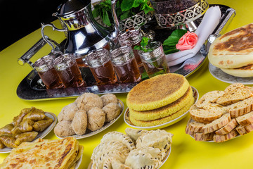 Moroccan tea glasses and biscuit