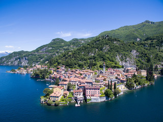 Fototapeta na wymiar Varenna - Lago di Como - Vista aerea
