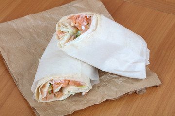 Salmon roll