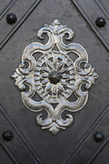 Détail d'une porte ancienne à Prague