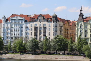 Façades d’immeubles classiques à Prague