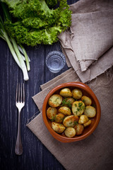 Roasted potatoes with dill