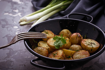 Roasted potatoes with dill