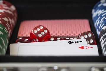 Aluminium suitcase with poker set, cards, red dice and two aces