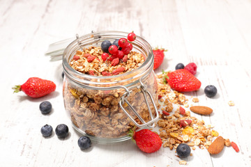 muesli and berries
