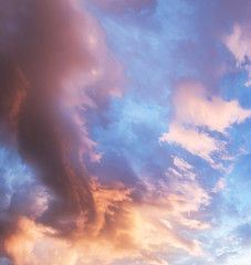 Fototapeta na wymiar Colourful cloudy sky.