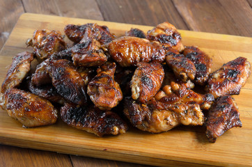 grilled chicken wings on the wood
