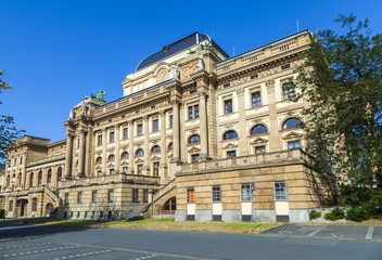 Fototapeta na wymiar The Hessisches Staatstheater Wiesbaden