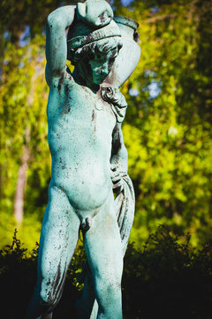statue of boy