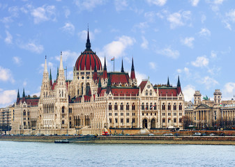 Fototapeta na wymiar Majestic building of Parliament in Budapest