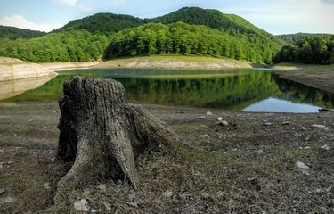 Leurtza artificial lake in navarra