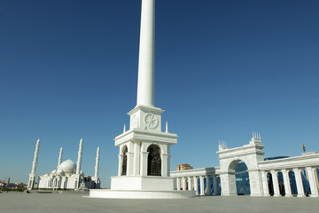 area, mosque, obelisk, monument, landmark, space, white, summer, blue, travel, classicism, antiquity, arch, column