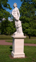 Obraz premium Gatchina Palace. Sculpture in the Dutch garden.