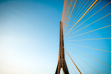 Obraz premium suspension bridge in the sky