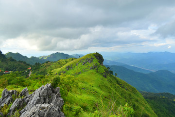 Fototapeta premium Green mountains in Thailand,big mountains,beautiful mountains,Atmospheric mist mountain