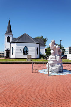 Captain Scott Memorial Statue vor der norwegischen Kirche, Cardiff Bay, Wales